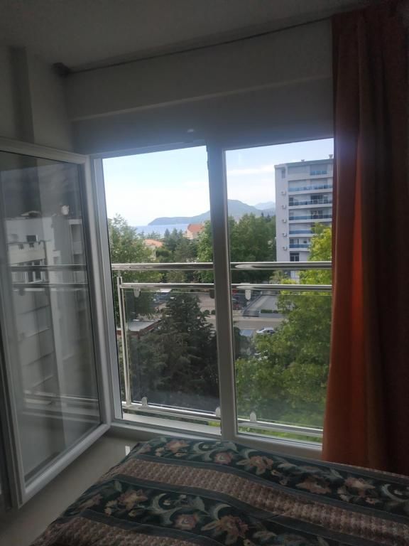 Апартаменты Квартира в центре Бар-28