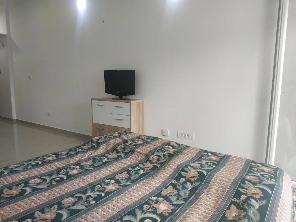 Апартаменты Квартира в центре Бар-30