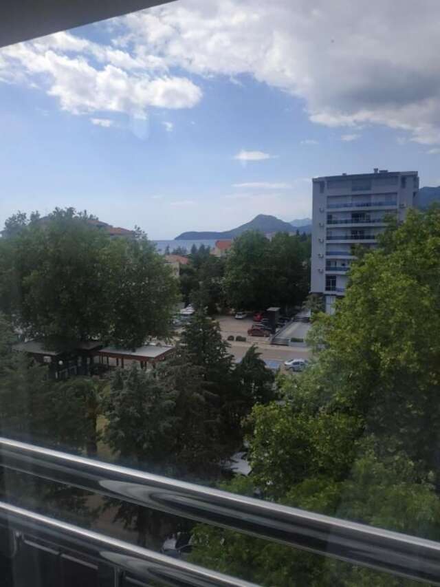 Апартаменты Квартира в центре Бар-33